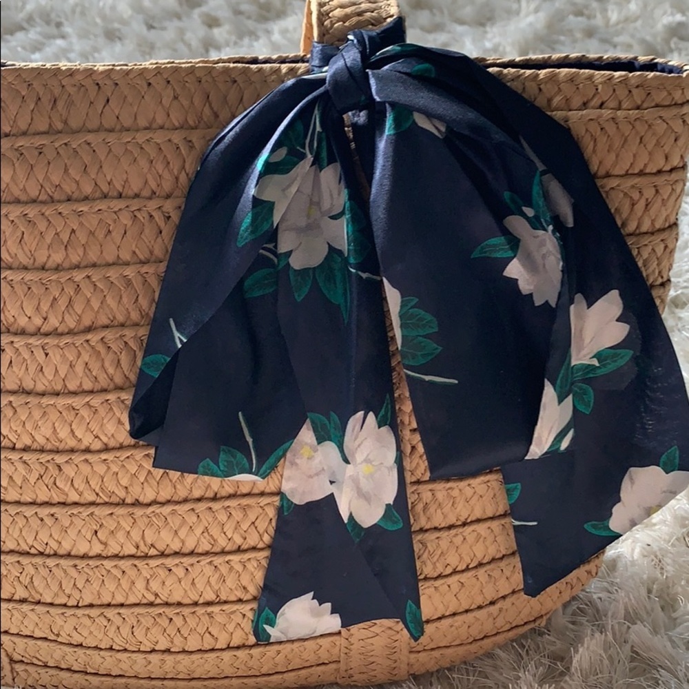 NWT Draper James Straw Bag (removable scarf) - Picture 6 of 6